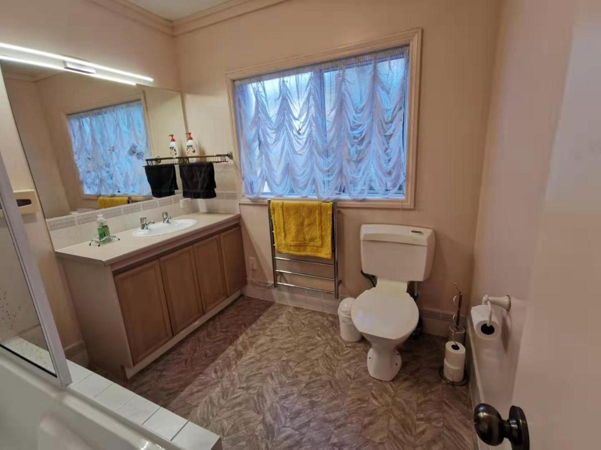 Large Private Room In Modern Stylish House Дюндин Екстериор снимка